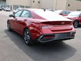 Used 2024 Hyundai Elantra SEL w/ Convenience Package image 2