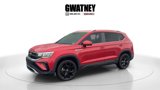 Used 2023 Volkswagen Taos SE image 3
