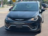 Used 2018 Chrysler Pacifica Touring-L image 2