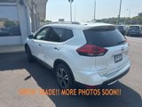 Used 2017 Nissan Rogue SL w/ SL Premium Package image 2