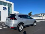 Used 2018 Nissan Rogue SV image 3