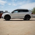 Used 2022 Volkswagen Tiguan SE R-Line image 3
