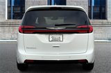 New 2025 Chrysler Pacifica Select image 4