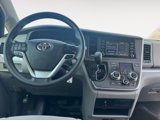 Used 2020 Toyota Sienna L image 4