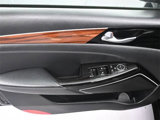 Used 2018 Kia Cadenza Premium image 5