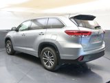 Used 2018 Toyota Highlander XLE image 3