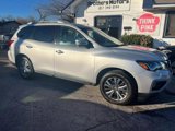 Used 2019 Nissan Pathfinder SL image 2