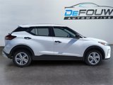 New 2025 Nissan Kicks Play S image 2