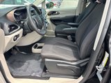 Used 2018 Chrysler Pacifica L image 5