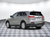 Used 2017 Kia Sorento LX w/ LX Convenience Package image 4