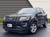 Used 2017 Ford Explorer XLT image 2