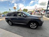 Used 2013 Toyota Highlander Limited image 4
