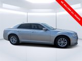 Used 2022 Chrysler 300 Touring image 2