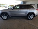 Used 2021 Jeep Grand Cherokee Laredo image 2