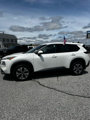 Used 2021 Nissan Rogue SV image 2