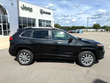 Used 2016 Jeep Cherokee Overland w/ Technology Group image 2