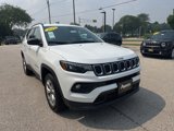 Used 2025 Jeep Compass Latitude image 4