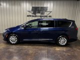 Used 2017 Chrysler Pacifica Touring-L image 3