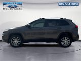 Used 2018 Jeep Cherokee Latitude image 2