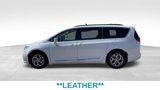 Used 2022 Chrysler Pacifica Limited image 3