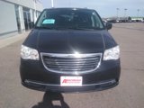 Used 2016 Chrysler Town & Country Touring image 3