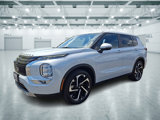 Used 2022 Mitsubishi Outlander SE image 3