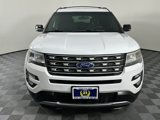 Used 2017 Ford Explorer XLT image 3