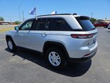 Used 2024 Jeep Grand Cherokee Laredo image 3
