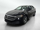 Used 2024 Volkswagen Jetta SE image 2