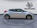 Used 2015 Hyundai Veloster image 4