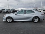 Used 2021 Toyota Camry LE image 2