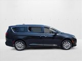 Used 2018 Chrysler Pacifica Touring-L w/ Advanced Safetytec Group image 4