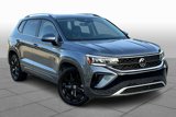 Used 2022 Volkswagen Taos SE w/ Panoramic Sunroof Package image 2