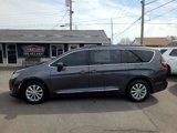 Used 2017 Chrysler Pacifica Touring-L image 2