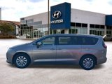 Used 2018 Chrysler Pacifica Touring Plus image 2
