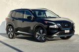 Used 2021 Nissan Rogue Platinum image 2