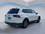 Used 2020 Volkswagen Tiguan SE w/ Panoramic Sunroof Package image 3