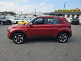 Used 2024 Hyundai Venue SEL image 2