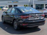 Used 2019 Volkswagen Jetta SE w/ Cold Weather Package image 4