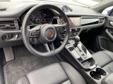 Certified 2024 Porsche Macan image 4