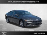 New 2025 Hyundai Elantra SE image 3