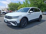 Used 2024 Volkswagen Tiguan SE w/ Panoramic Sunroof Package image 3