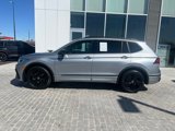 Certified 2024 Volkswagen Tiguan SE R-Line image 3