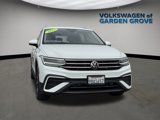 Used 2022 Volkswagen Tiguan SE w/ Panoramic Sunroof Package image 2