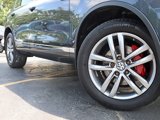 Used 2016 Volkswagen Touareg VR6 image 5