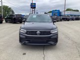 Used 2024 Volkswagen Tiguan SE R-Line image 2