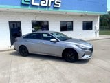 Used 2022 Hyundai Elantra SEL w/ Convenience Package image 3