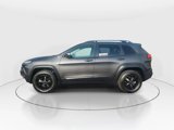 Used 2017 Jeep Cherokee Trailhawk image 5
