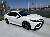 Used 2023 Toyota Camry SE image 2