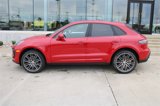 Used 2025 Porsche Macan image 2